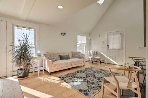 Home on Greenhill Pond with Panoramic Views and 3 Decks - image 8