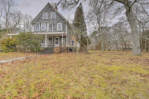 Apt on Vineyard Haven Near Nantucket Sound! - image 2