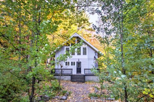 Gilford Cabin - 2 Mi to Gunstock Mountain Resort!