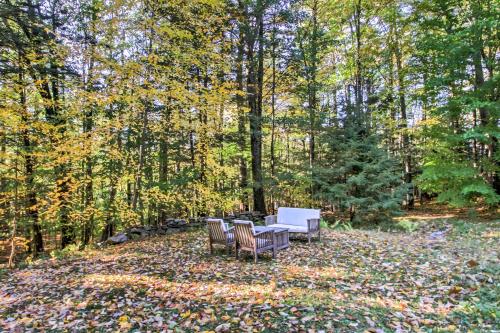 Gilford Cabin - 2 Mi to Gunstock Mountain Resort!