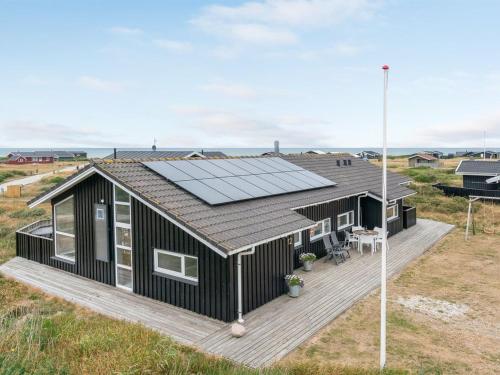 Holiday Home Anika - 250m from the sea in NW Jutland by Interhome