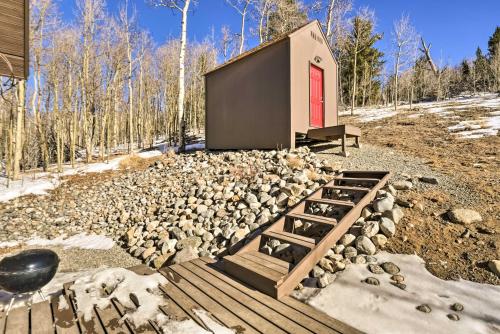 Large Fairplay Cabin with Incredible Views near Breck - image 4