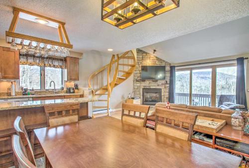 Ski Condo w/ Pool, Close to Story Land & Attitash!, Bartlett (foto 7)