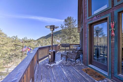 Balcony/terrace, Cozy Bailey Cabin with Sweeping Mountain Views! in Brook Forest