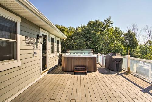 7-Acre Coastal Michigan Home with Hot Tub and Sauna! - image 9
