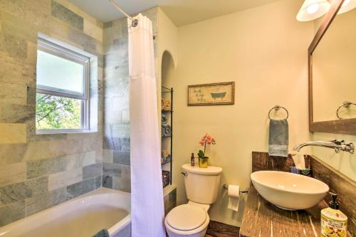 Cozy Home with Media Room - 11 Min Walk to Taos Plaza - image 9