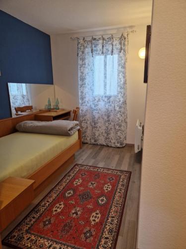 1 twin bed
