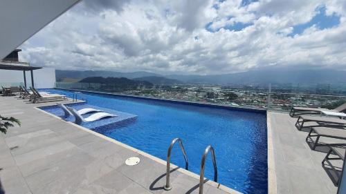 Apartamento de lujo en piso alto en el centro de la Ciudad de San José