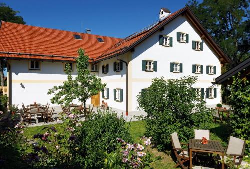 Romantik Hotel Chalet am Kiental - image 8