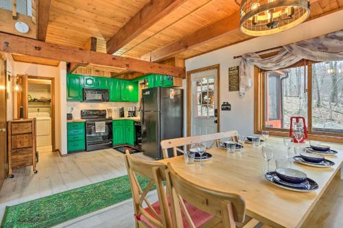 Cozy Bushkill Cabin with Deck Near Shawnee Mountain! in Bushkill, USA