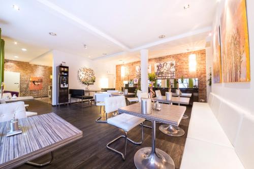 ArtHotel City - image 2
