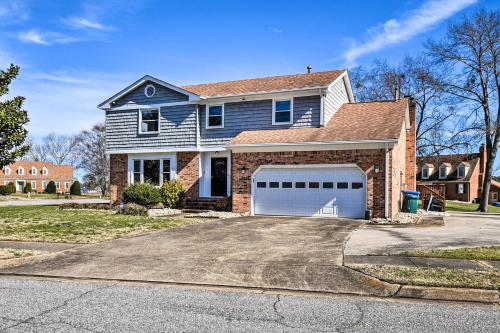 Spacious Chesapeake Home with Pool Table! in Chesapeake, USA