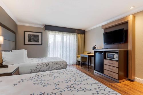 Best Western Plus Forest Park Inn Room Type - Double Room with Two Double Beds - Disability Access - Non-Smoking