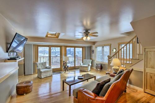 . Charming Lake Ripley Cottage with Water View!