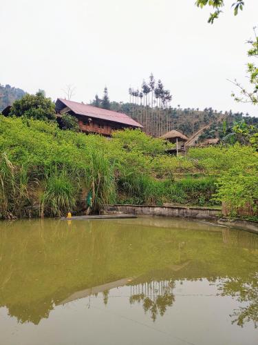 Trà Hills Homestay (Tra Hills Homestay) in Bac ha