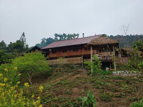Trà Hills Homestay (Tra Hills Homestay) in Bac ha