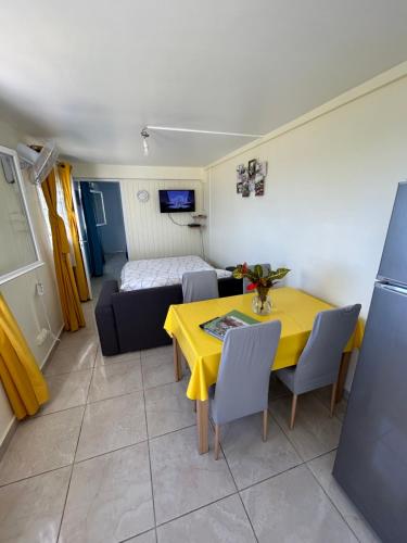 One-Bedroom Apartment image 10