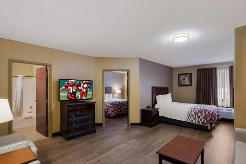 Red Roof Inn & Suites Bloomsburg- MIfflinville