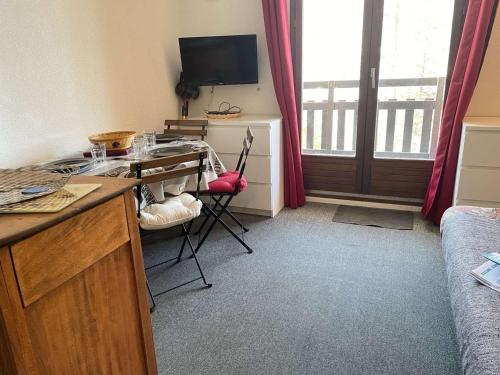 Appartement Risoul, 1 pièce, 4 personnes - FR-1-330-562