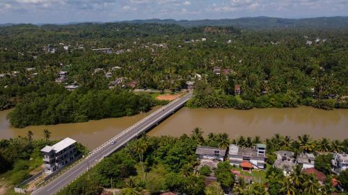 Luvi Lucas River Side photo 1
