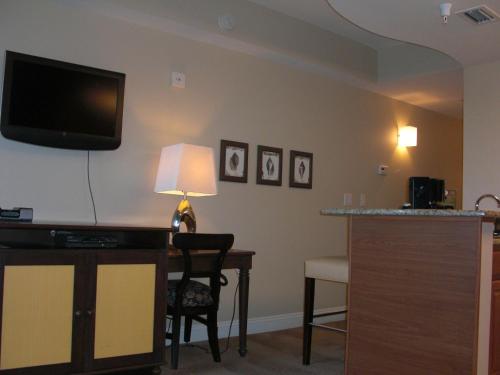 Carillon Beach Resort Inn - main image