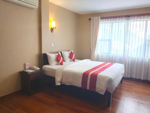 Lux Riverside Hotel & Apartment