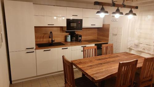 Κουζίνα, Happy Chalet in Τσέρνυ Ντουλ