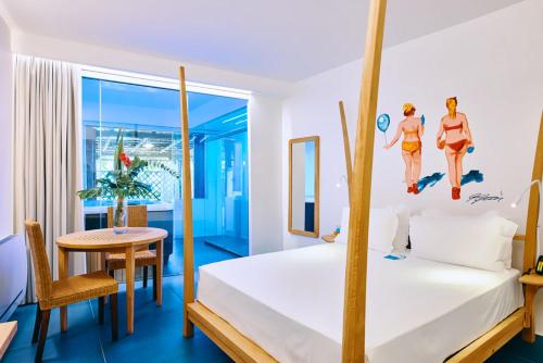 room detail thumbnail 0