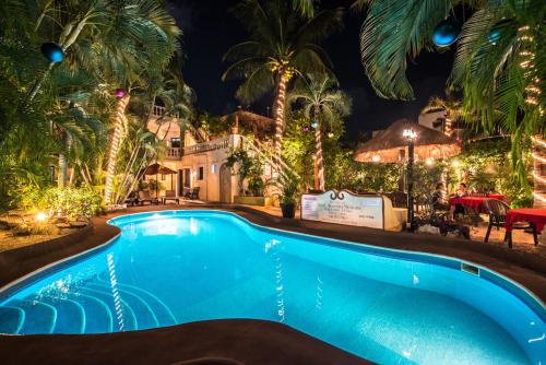 Aventura Mexicana Hotel – Playa del Carmen, TX