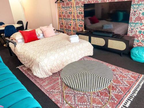 Goldie: stunning city apartment w/ pool, gym, wifi, Sydney