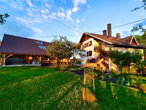 B&B Cerknica - Tourist Farm Strle With Great Local Food - Bed and Breakfast Cerknica