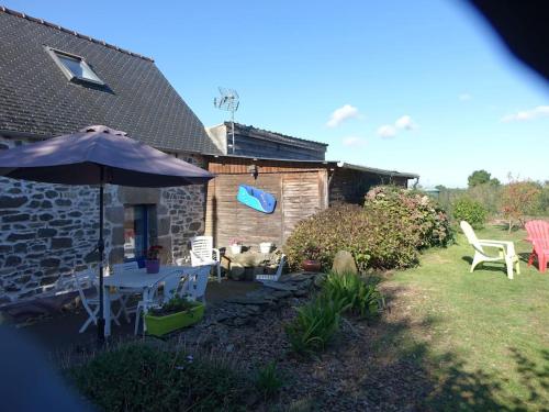 Charmante longère près des côtes Finistériennes (Charmante longere pres des cotes Finisteriennes) in Plestin Les Greves
