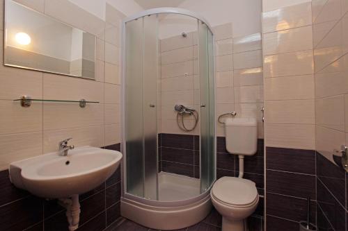 Special Offer - One-Bedroom Apartment with Balcony and Sea View - Complimentary Dinner Included