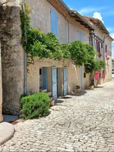 Maison dans la magnifique village de Montjoi - Location saisonnière - Lauzerte