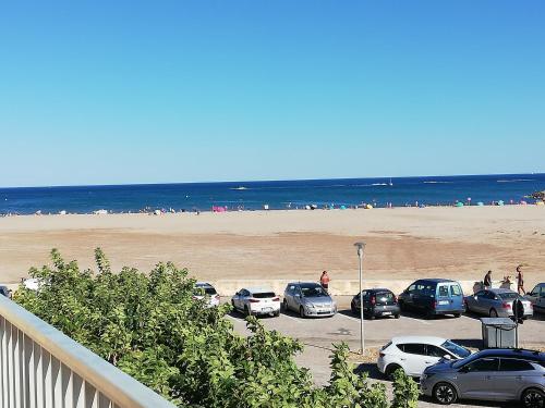 Superbe appartement avec vue sur mer et port, parking privé