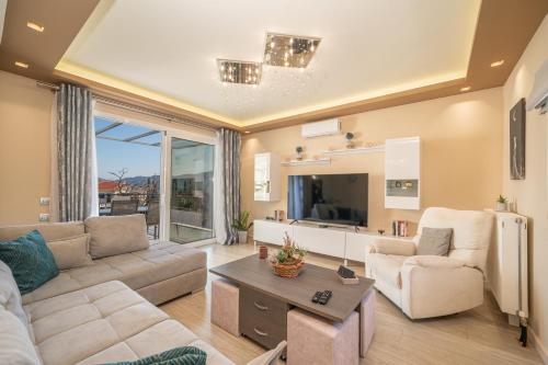 Elenis house