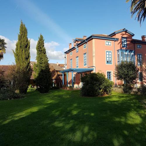 La Casona Azul, espectacular palacio indiano - Hotel - Corvera