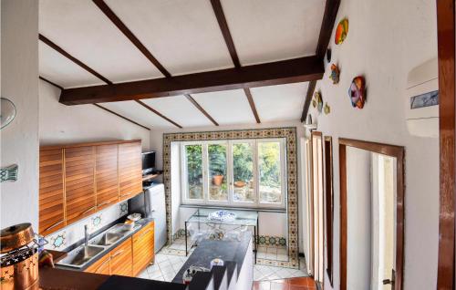 keuken, Awesome Home In La Spezia With Wifi in Campiglia