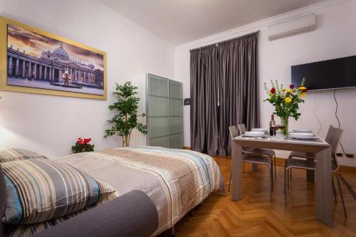 Vatican Loris House - image 5