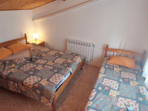 2 bedrooms, 4 beds