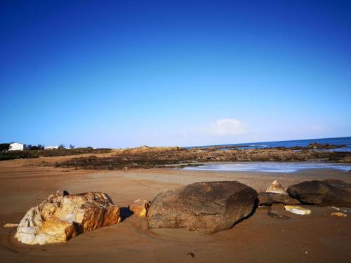 Közeli látványosságok, La Cambusette - Plage de Ker Chalon à l'ile d'Yeu (La Cambusette - Plage de Ker Chalon a l'ile d'Yeu) in L'Ile-d'Yeu