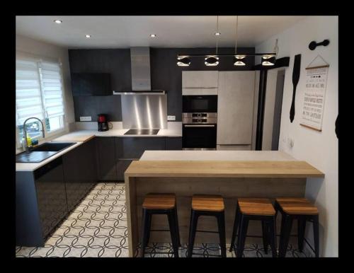 COSY HOME - Wifi - Paris/Orly - Accès 24/24 (COSY HOME - Wifi - Paris/Orly - Acces 24/24) in Sainte-Geneviève-des-Bois