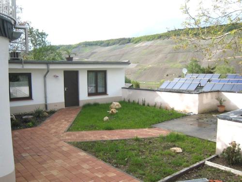 Moselle-view Apartment in Wehlen with Garden and Terrace