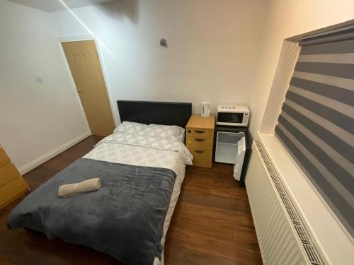 Comfortable Double room in family house Heathrow airport - Accommodation - Northolt