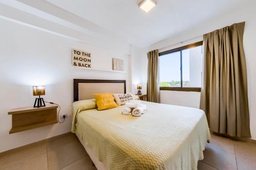 One-Bedroom Apartment image 4