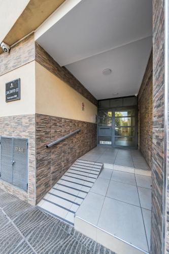One-Bedroom Apartment image 2