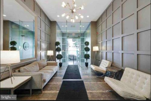 Broad Street Apartment in Philadelphia, USA