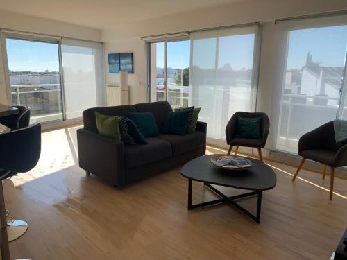 Appt 4 pers, centre-ville tout à pieds, plage 300m, aperçu mer, très calme parking privé, possibilité garage et location vélos électriques, Royan (fotografie 9)