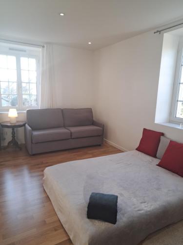 Paris chatou brand new quiet cosy flat