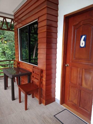 MLB Beachfront Apartment in เกาะซีกีคอร์